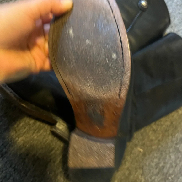 Frye Melissa Button Lug Equestrian-Inspired Boots, size 6 - Picture 2 of 9